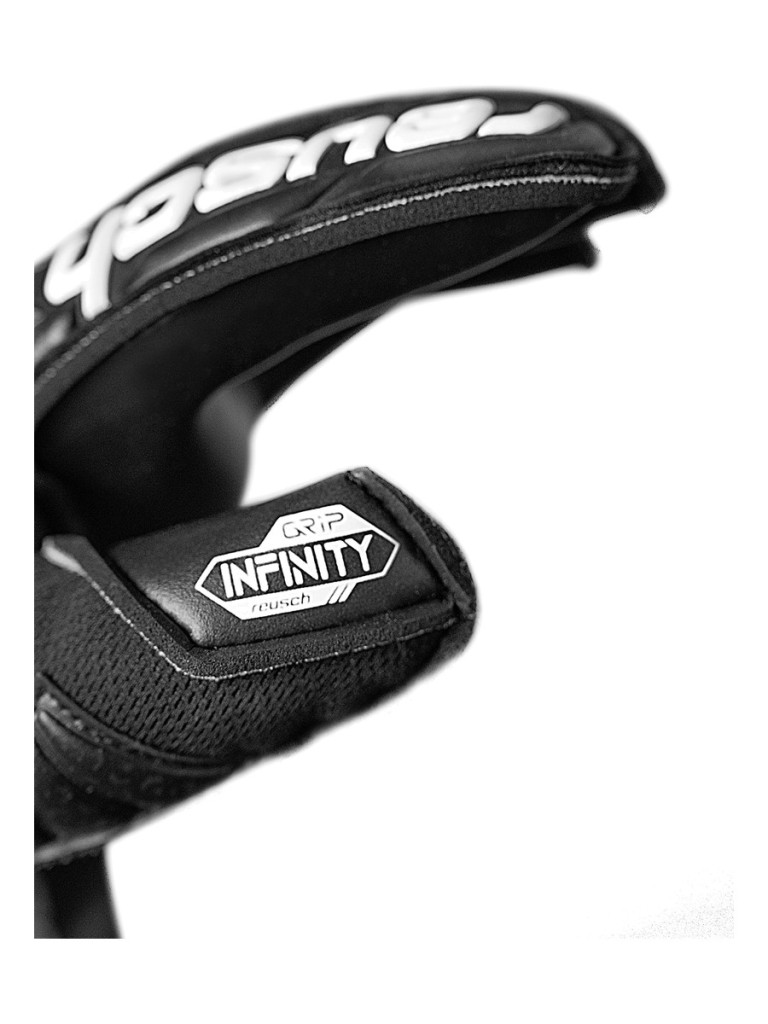 Вратарски ръкавици Reusch Attrakt Infinity Resistor 2025 - Black