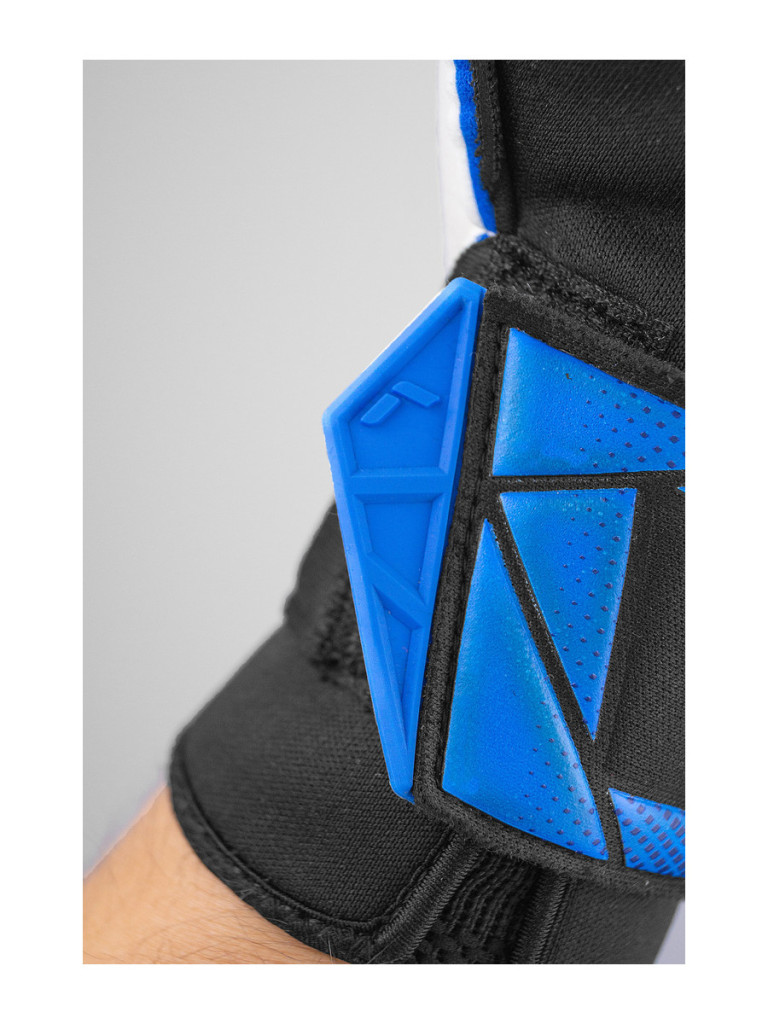Вратарски ръкавици Reusch Attrakt RE:GRIP 2024 - Black-Electric Blue