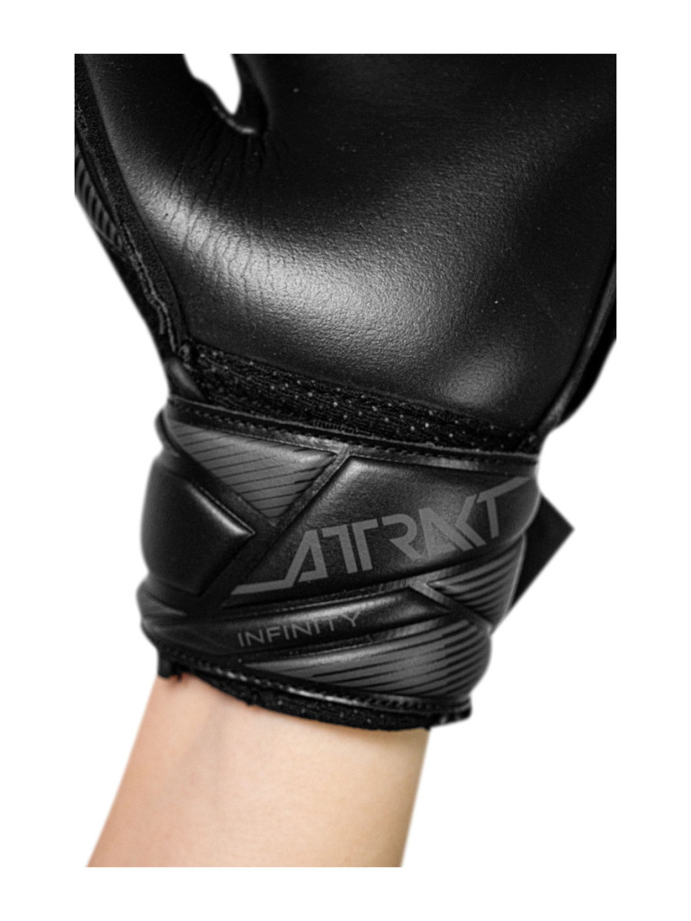 Детски вратарски ръкавици Reusch Attrakt Infinity Junior 2026 - Black